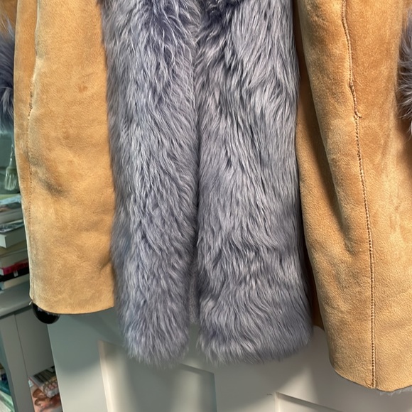 Carolina Herrera tan & blue couture shearling coat - Picture 3 of 14